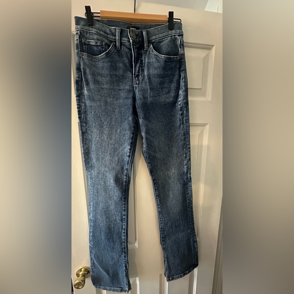 Worn once-Express Skyscraper Mid-Rise Jean